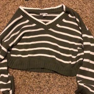 Green and white cropped American Eagle knit sweater, size L